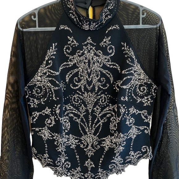 𝅺BELLESSA Vintage Fitted Blouse top EUC - Picture 2 of 11